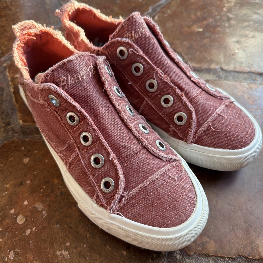 Blowfish Malibu "Play" Dusty Pink Slip On Canvas Sneakers, Women's Size 6.5